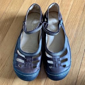 Jambu 8.5 Brown Mary Janes with edge/top stitching. Super comfy!